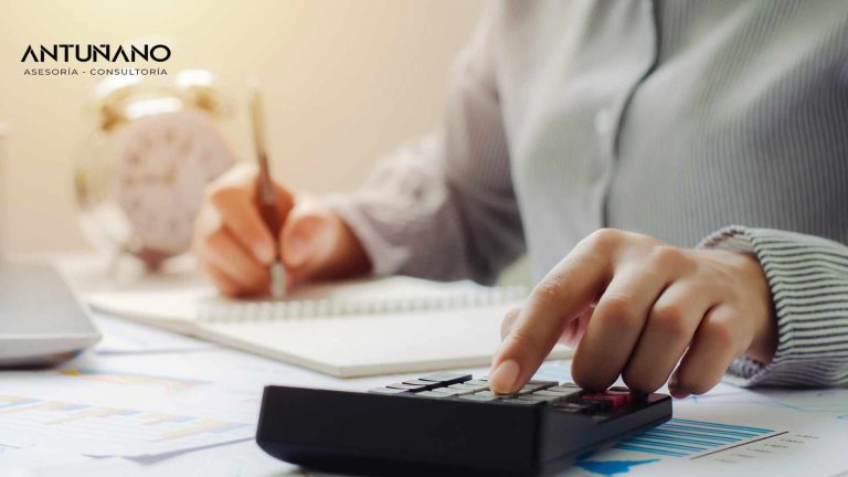 Gestoría laboral para pymes: ventajas de externalizar tus nóminas y contratos